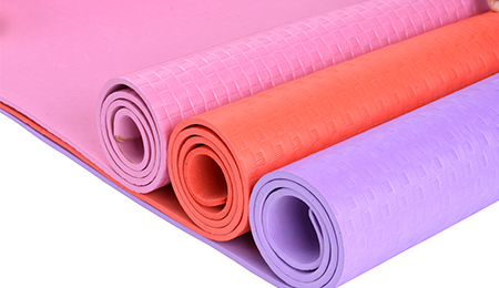 Niyə TPE Yoga Mats populyarlıq qazanır? Onların Üstünlüklərinin Bölgüsü | Aparıcı TPE İstehsalçısı